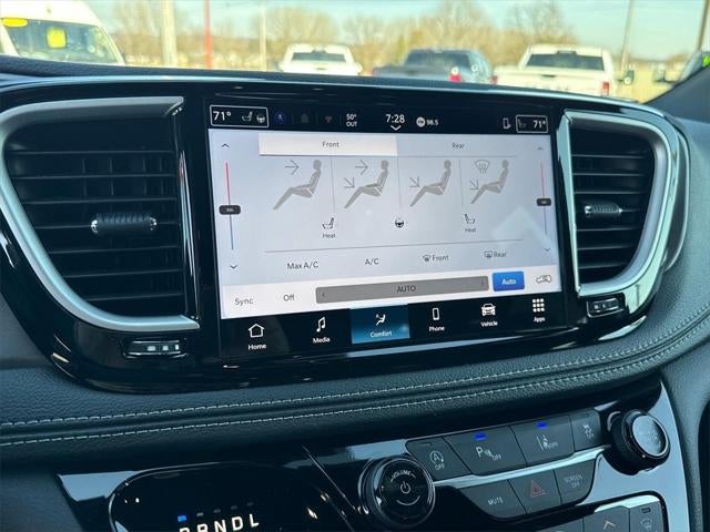 2026 Chrysler Pacifica PACIFICA SELECT AWD