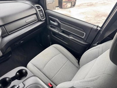 2024 RAM 3500 Big Horn Crew Cab 4x4 8' Box