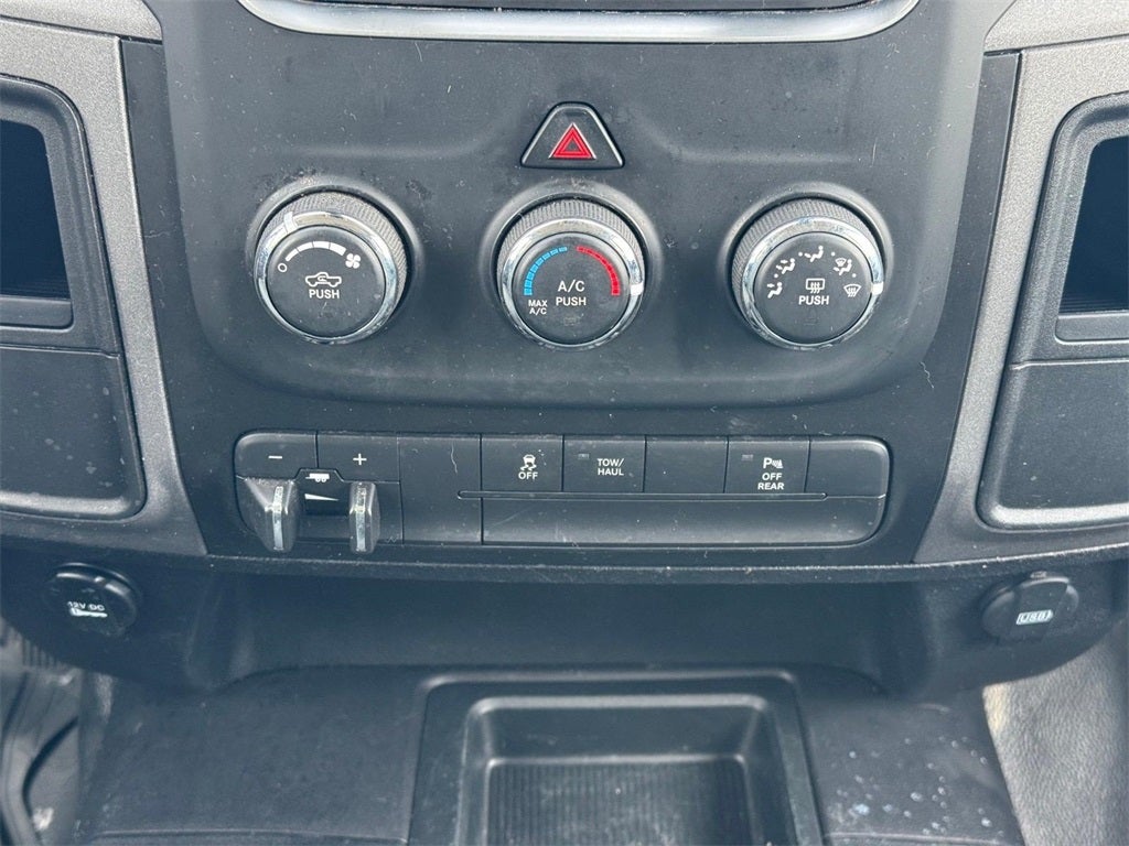 2018 RAM 2500 Tradesman Crew Cab 4x4 6'4' Box