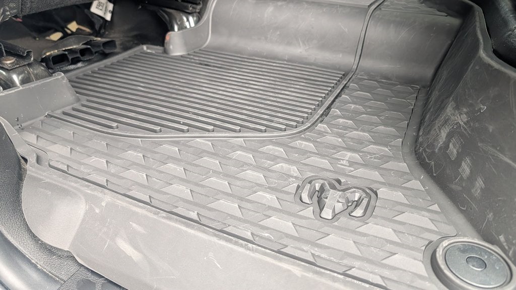 2022 RAM 2500 Tradesman Crew Cab 4x4 8' Box