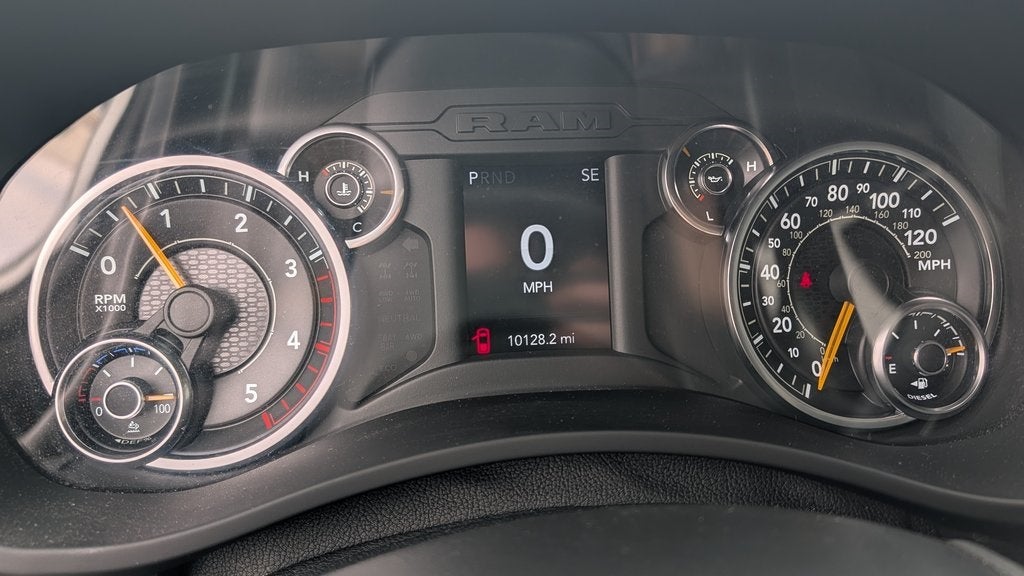 2022 RAM 2500 Tradesman Crew Cab 4x4 8' Box